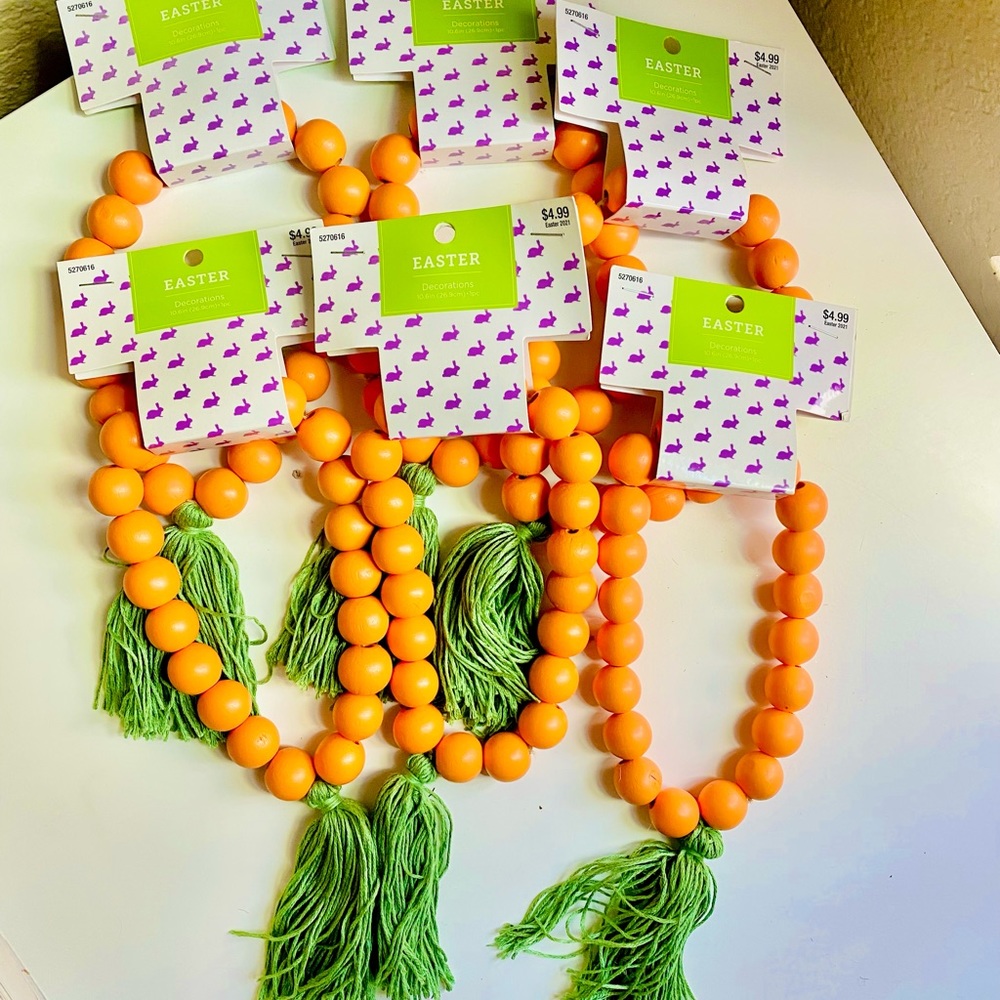 Orange wood bead carrots (6)